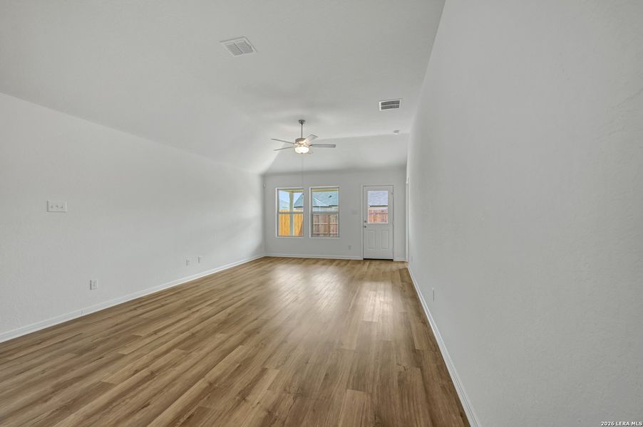 Spacious, unfurnished interior of a new home in Winding Brook, San Antonio (Image 44).