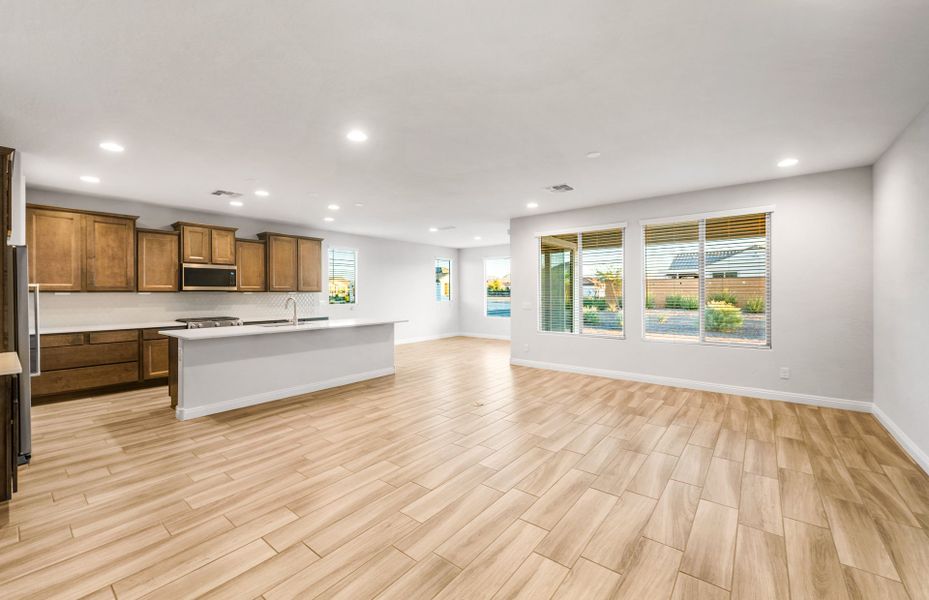 Spacious, unfurnished interior of a new home in Sun City Festival, Buckeye (Image 24).