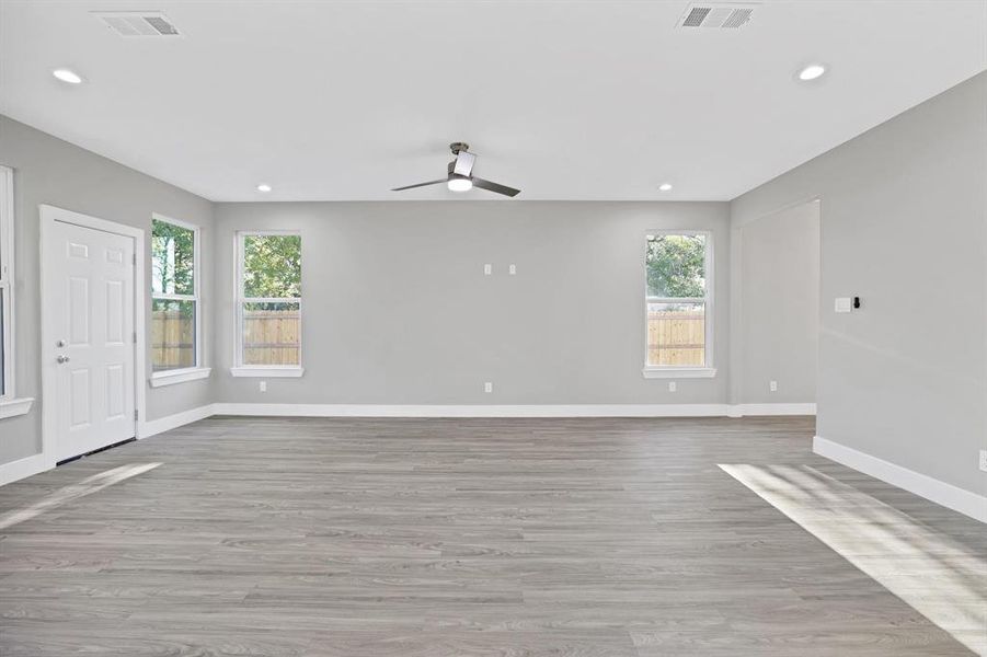 Spacious, unfurnished interior of a new home in , Dallas (Image 14).