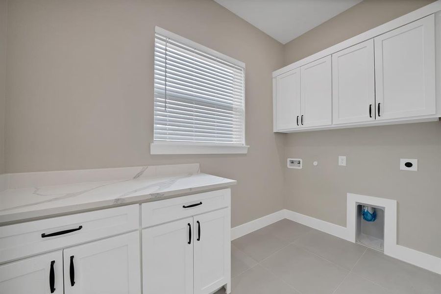 Furnished interior view inside a new home in , Decatur (Image 11).