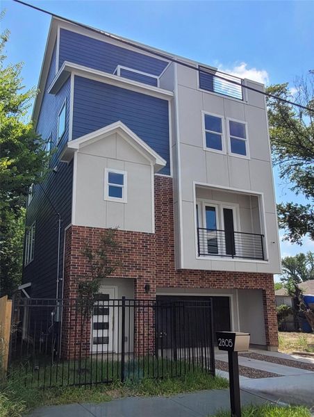 Front exterior of a new home in , Houston, TX, highlighting curb appeal (Image 21). Front exterior of a new home in , Houston, TX, highlighting curb appeal (Image 21).