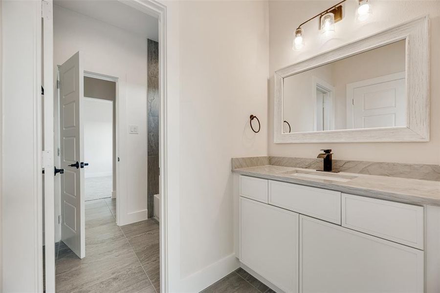 Furnished interior view inside a new home in , Dallas (Image 16). Furnished interior view inside a new home in , Dallas (Image 16).