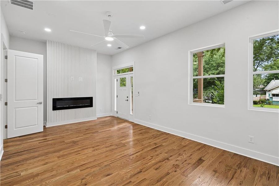 Spacious, unfurnished interior of a new home in , Atlanta (Image 29). Spacious, unfurnished interior of a new home in , Atlanta (Image 29).