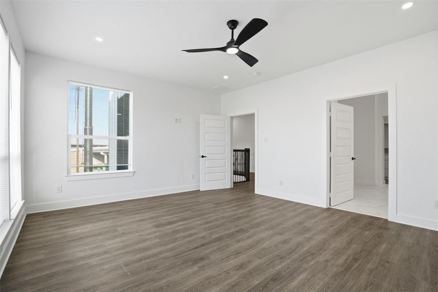 Spacious, unfurnished interior of a new home in , Houston (Image 27).