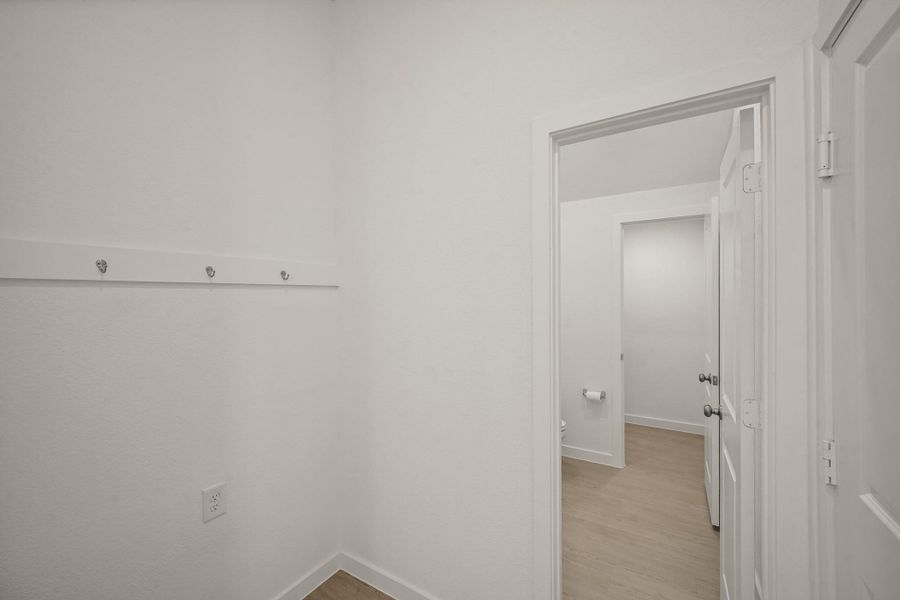 Spacious, unfurnished interior of a new home in Piccolina, Houston (Image 31).