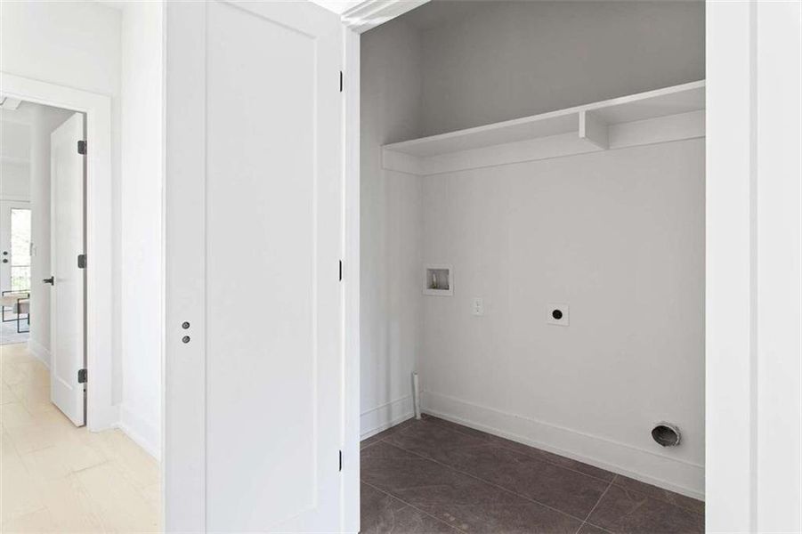 Spacious, unfurnished interior of a new home in , Atlanta (Image 18).