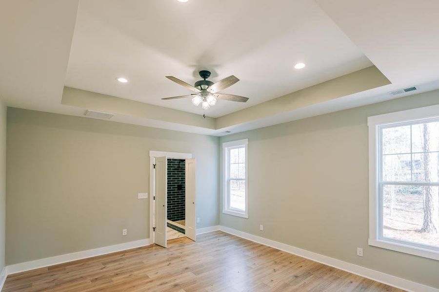 Spacious, unfurnished interior of a new home in , Walterboro (Image 43).