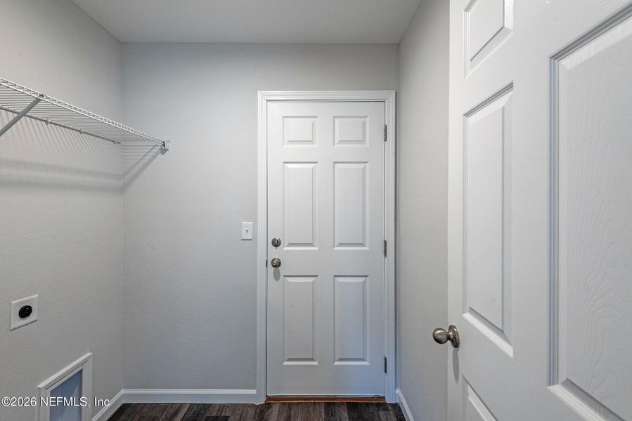 Spacious, unfurnished interior of a new home in , Jacksonville (Image 19).