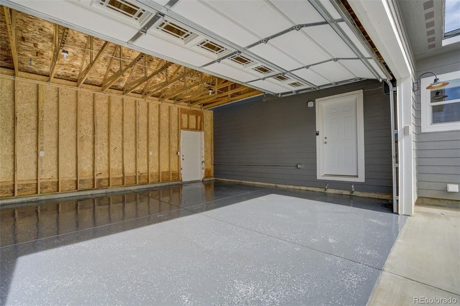 Exterior details and patio area of a home in , Limon (Image 4).