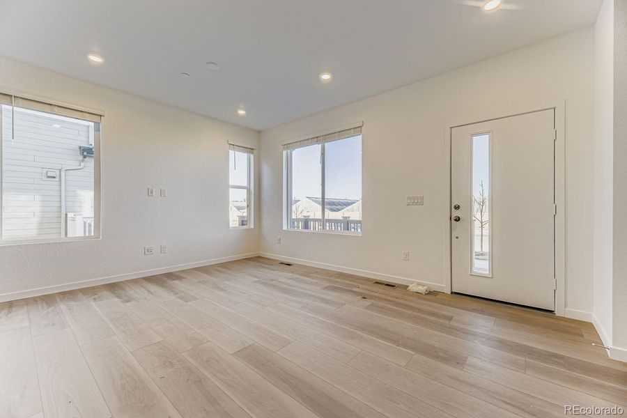 Spacious, unfurnished interior of a new home in , Centennial (Image 7).