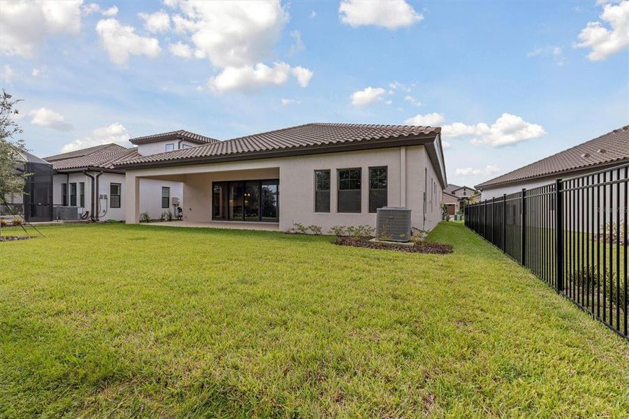 Exterior details and patio area of a home in Hawkstone, Lithia (Image 3).