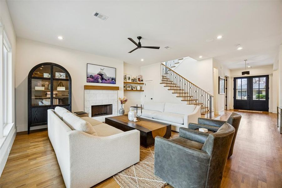 Furnished interior view inside a new home in , Dallas (Image 14). Furnished interior view inside a new home in , Dallas (Image 14).