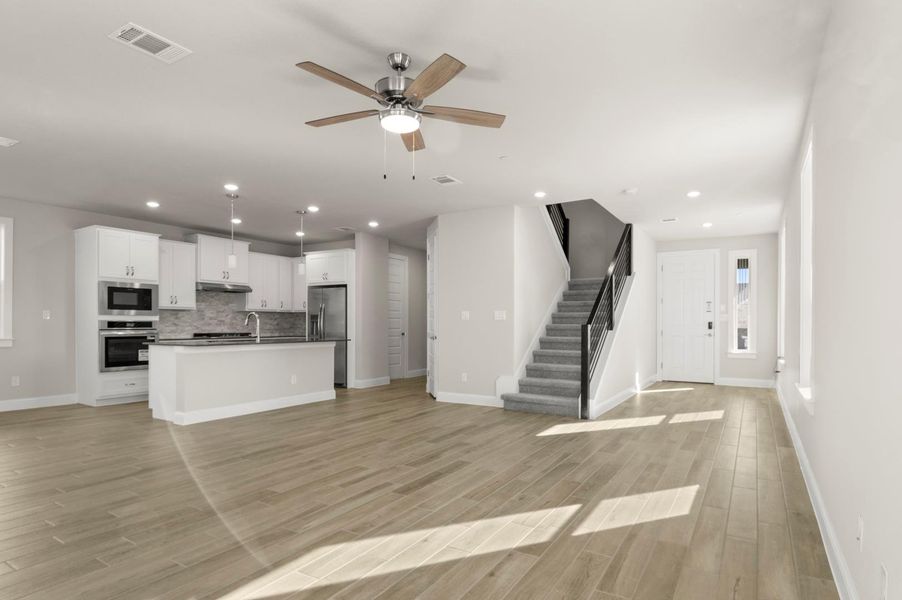 Spacious, unfurnished interior of a new home in Clear Creek, Round Rock (Image 23).