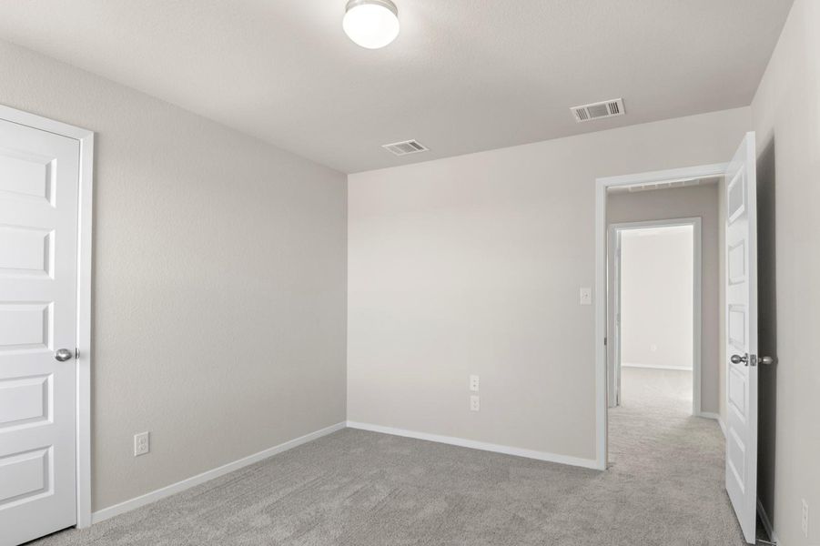 Spacious, unfurnished interior of a new home in Harvest Ridge, Elgin (Image 20).