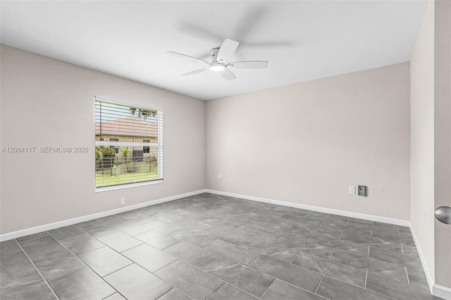 Spacious, unfurnished interior of a new home in , Cape Coral (Image 21).