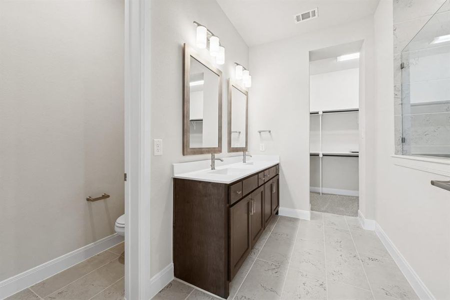 Furnished interior view inside a new home in Myrtle Creek, Waxahachie (Image 13).