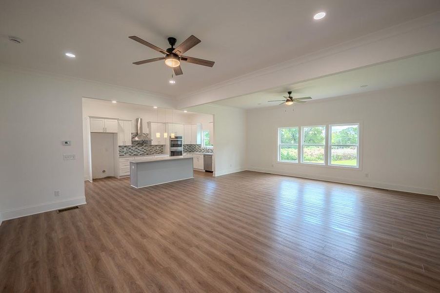 Spacious, unfurnished interior of a new home in , Atlanta (Image 9).