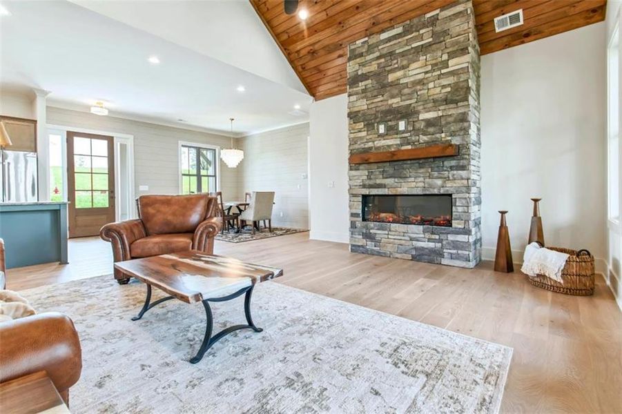 Image 98 of a home in .