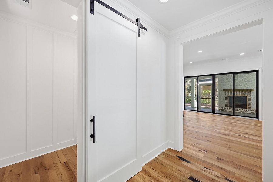 Spacious, unfurnished interior of a new home in , Seabrook (Image 54).