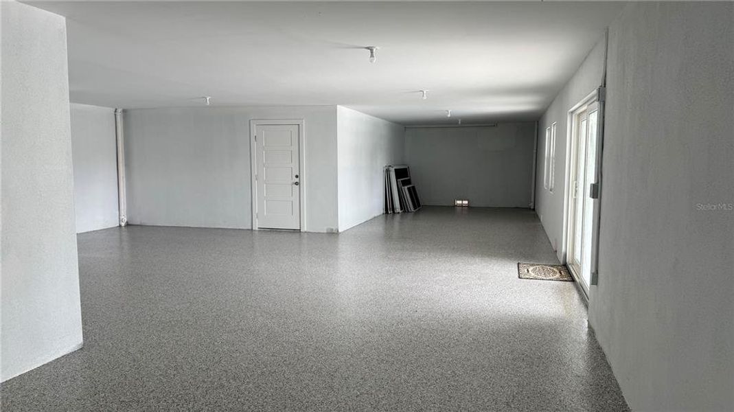 Spacious, unfurnished interior of a new home in , St. Petersburg (Image 20).
