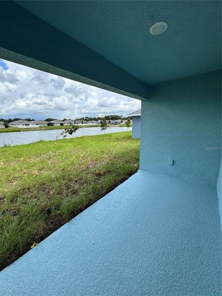 Exterior details and patio area of a home in Watercress Cove, North Port (Image 4).