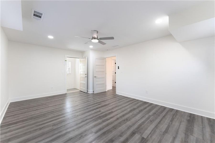 Spacious, unfurnished interior of a new home in , Gainesville (Image 23).