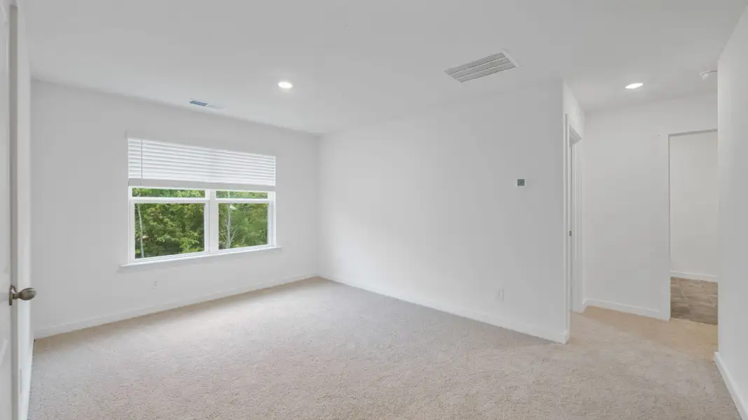 Spacious, unfurnished interior of a new home in The Hideaway at Edgestone, Ooltewah (Image 29).