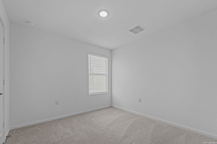 Spacious, unfurnished interior of a new home in Valle Sol, San Antonio (Image 20).