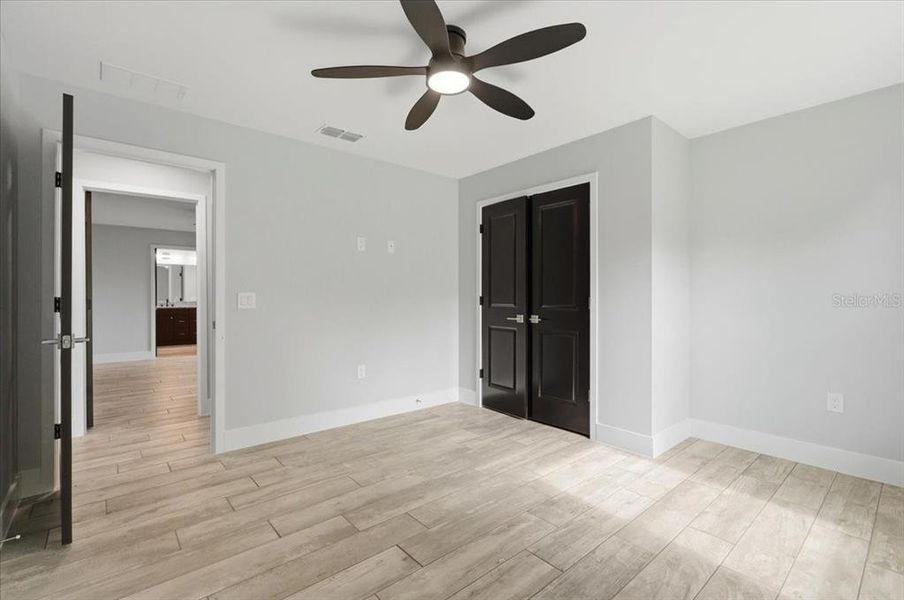 Spacious, unfurnished interior of a new home in , Auburndale (Image 42).