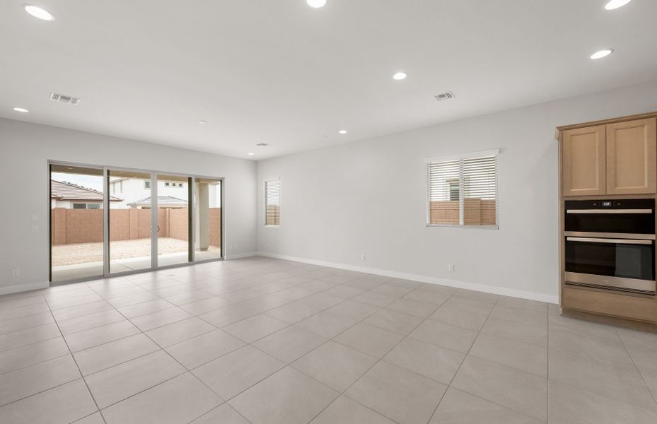 Spacious, unfurnished interior of a new home in Upper Canyon, Phoenix (Image 26). Spacious, unfurnished interior of a new home in Upper Canyon, Phoenix (Image 26).