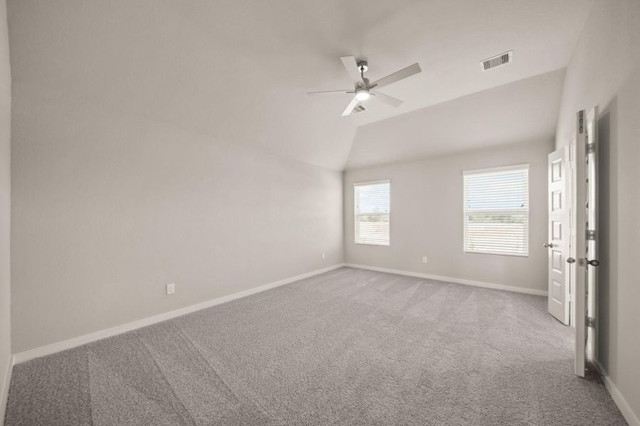 Spacious, unfurnished interior of a new home in Grand Oaks Village, Houston (Image 10). Spacious, unfurnished interior of a new home in Grand Oaks Village, Houston (Image 10).