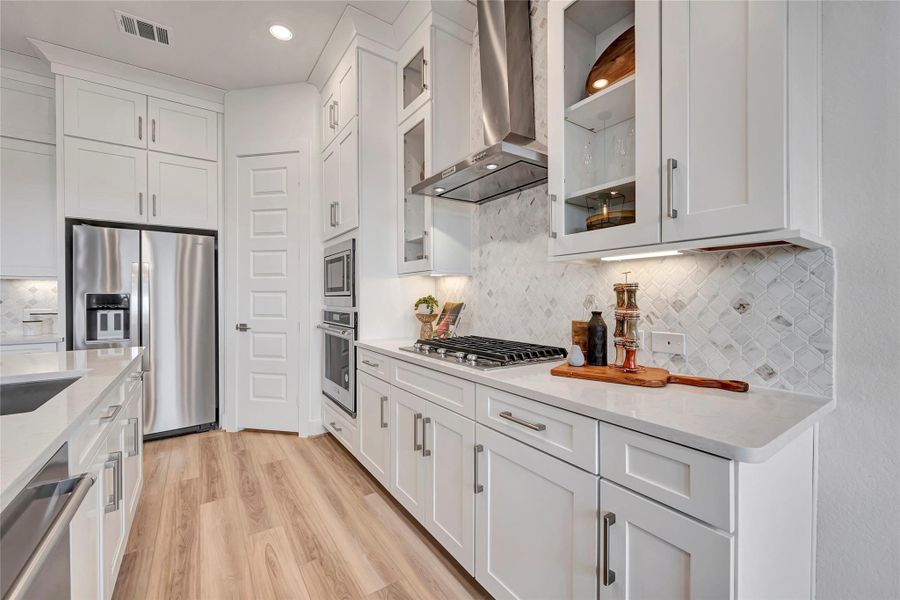 Photo is not of the actual home, but is an inspirational photo of builder’s model home and may depict options, furnishings, and/or decorator features that are not included Photo is not of the actual home, but is an inspirational photo of builder’s model home and may depict options, furnishings, and/or decorator features that are not included