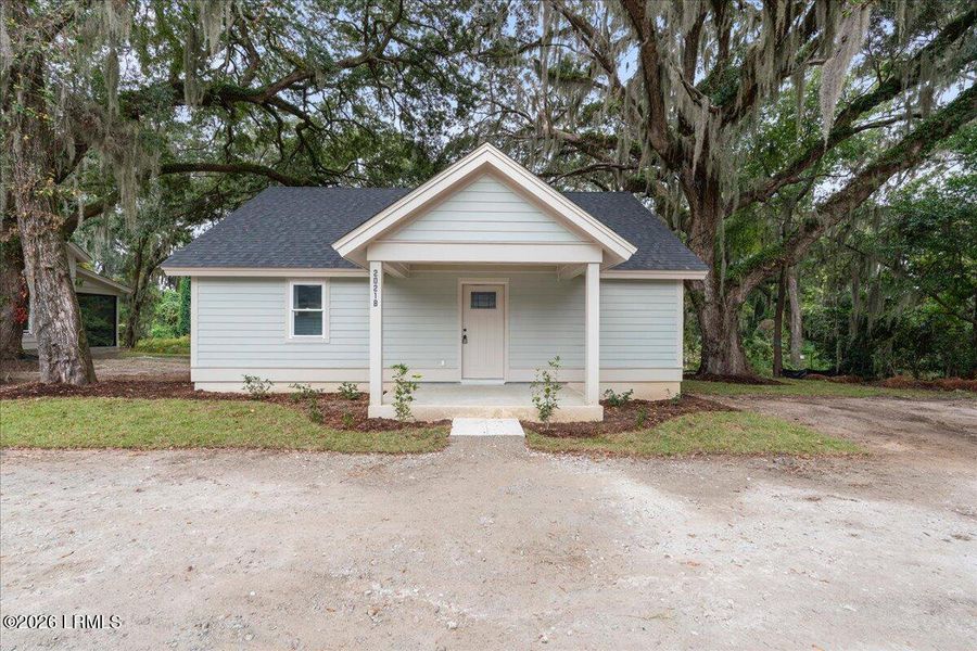 Exterior details and patio area of a home in , Beaufort (Image 28).