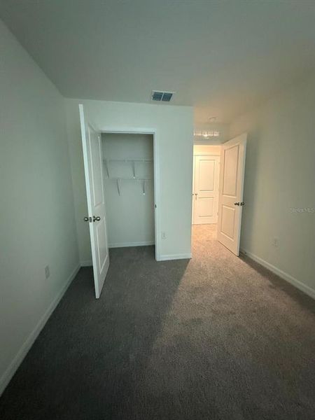 Spacious, unfurnished interior of a new home in , Ocala (Image 27).