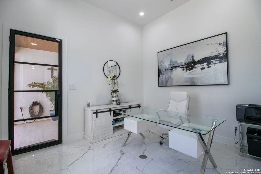 Furnished interior view inside a new home in , San Antonio (Image 47). Furnished interior view inside a new home in , San Antonio (Image 47).