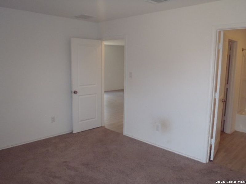 Spacious, unfurnished interior of a new home in Navarro Ranch, Seguin (Image 25). Spacious, unfurnished interior of a new home in Navarro Ranch, Seguin (Image 25).