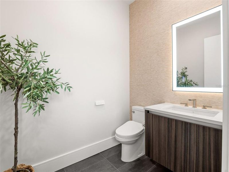 Furnished interior view inside a new home in , Orlando (Image 49).