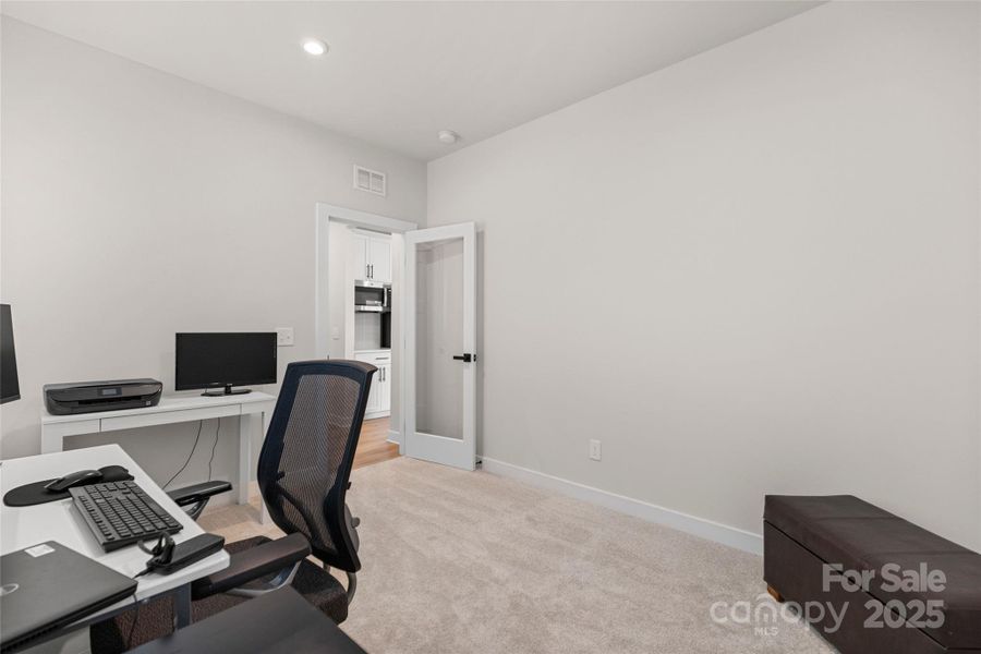 Furnished interior view inside a new home in , Spartanburg (Image 13).