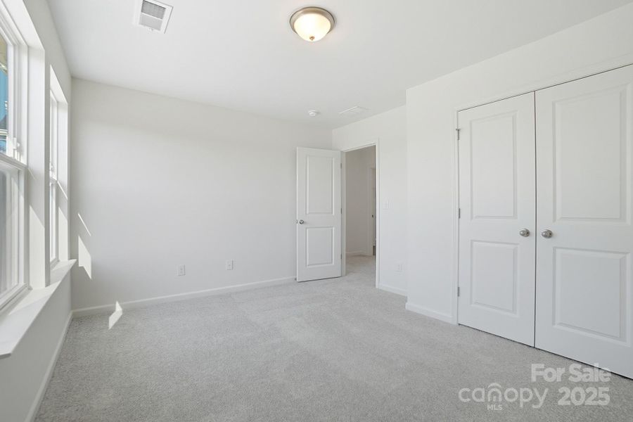 Spacious, unfurnished interior of a new home in Wellington Pointe Classic, Monroe (Image 11).