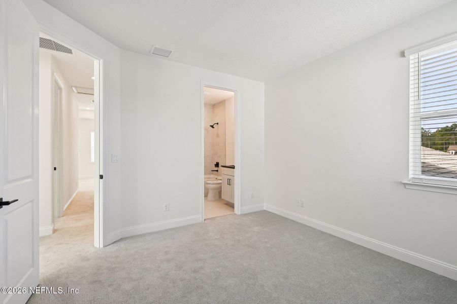 Spacious, unfurnished interior of a new home in Nocatee, Ponte Vedra (Image 80).