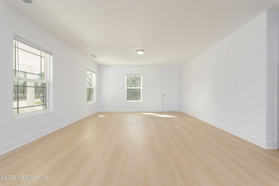 Spacious, unfurnished interior of a new home in , Keystone Heights (Image 14).