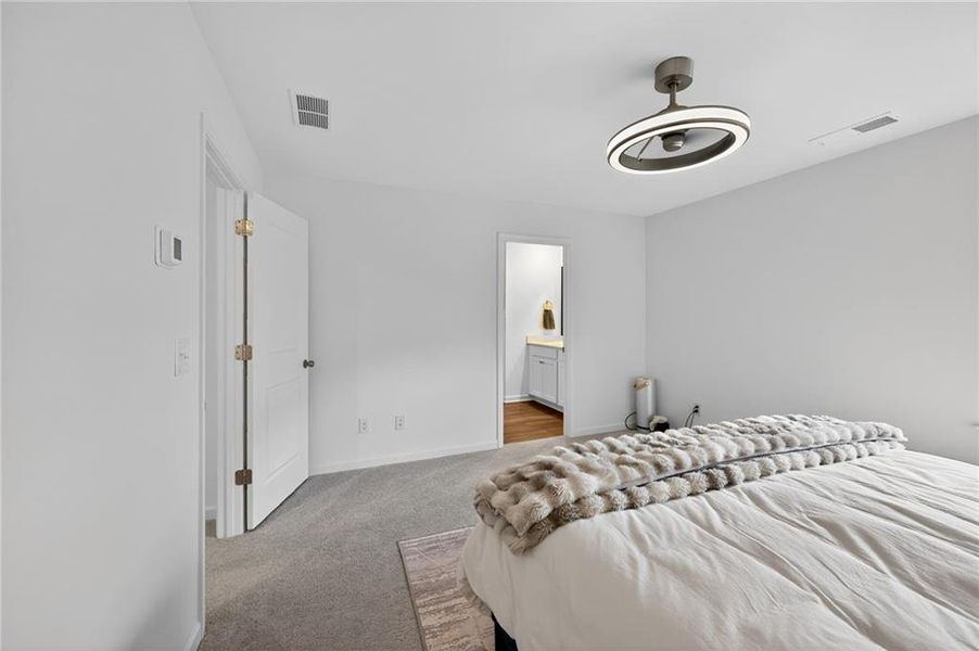 Furnished interior view inside a new home in , Union City (Image 14).