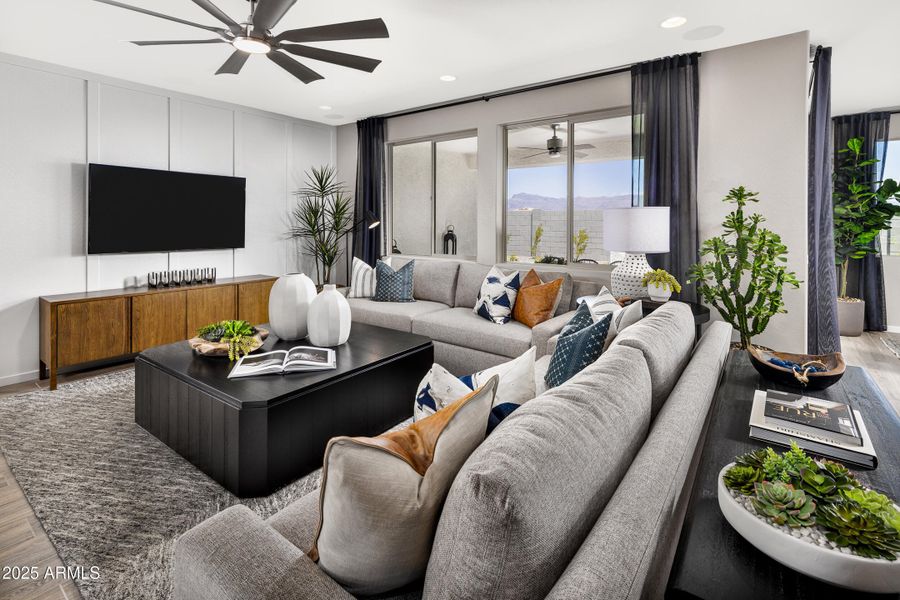 06_BR_Mariposa_Solstice_Family Room