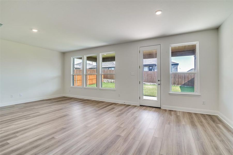 Spacious, unfurnished interior of a new home in Heartland, Crandall (Image 26).
