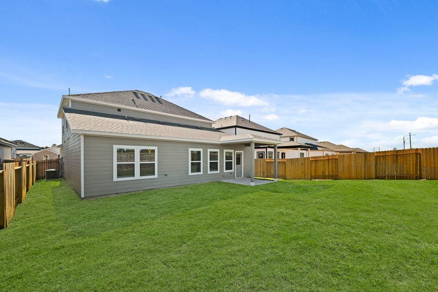 Exterior details and patio area of a home in Magnolia Springs, Montgomery (Image 19).