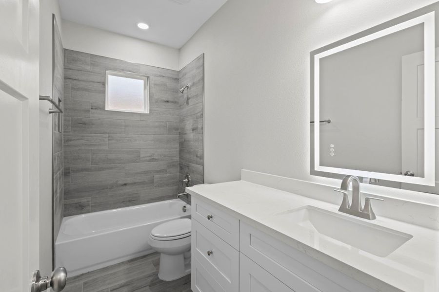 Furnished interior view inside a new home in , Nederland (Image 14).