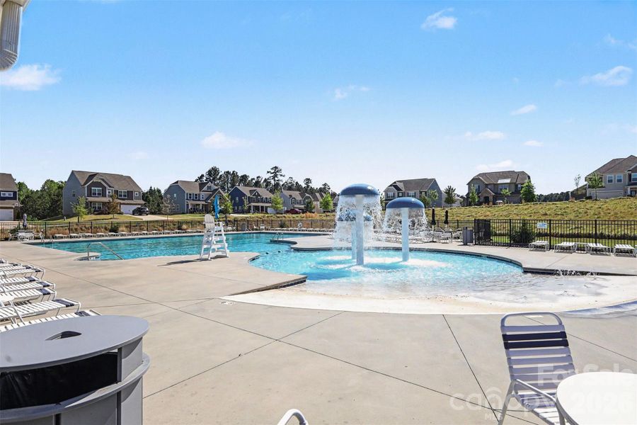 Community amenities in Falls Cove, Troutman (Image 40).