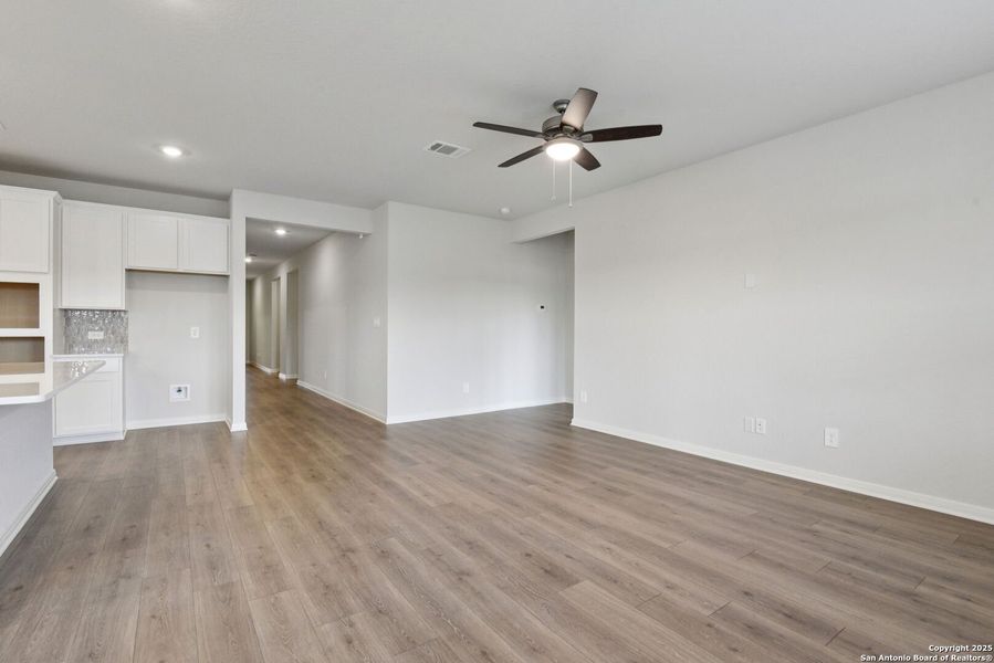 Spacious, unfurnished interior of a new home in Fox Falls, Boerne (Image 36).