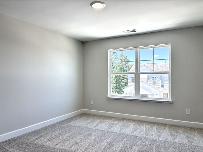 Spacious, unfurnished interior of a new home in Holly Ridge, Greenville (Image 18). Spacious, unfurnished interior of a new home in Holly Ridge, Greenville (Image 18).