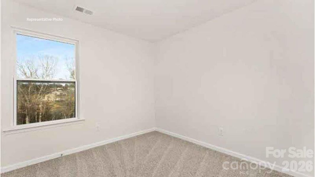 Spacious, unfurnished interior of a new home in Fergus Crossing, York (Image 15).